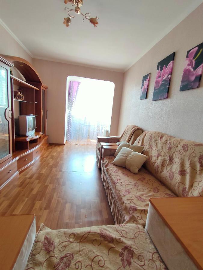 Apartment Ekaterina ชรอโนมอสค์ ภายนอก รูปภาพ