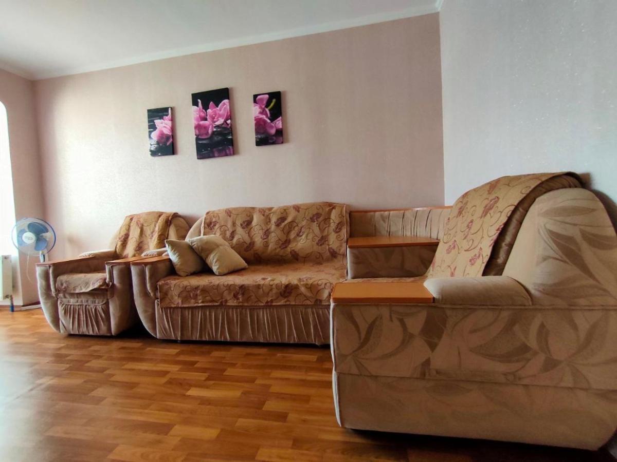 Apartment Ekaterina ชรอโนมอสค์ ภายนอก รูปภาพ